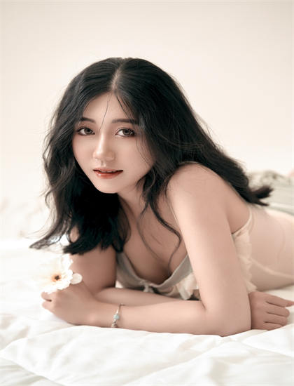 眼里余光都是你在线观看_误入君梦电视剧免费观看_亚洲AV天堂久久精品9966